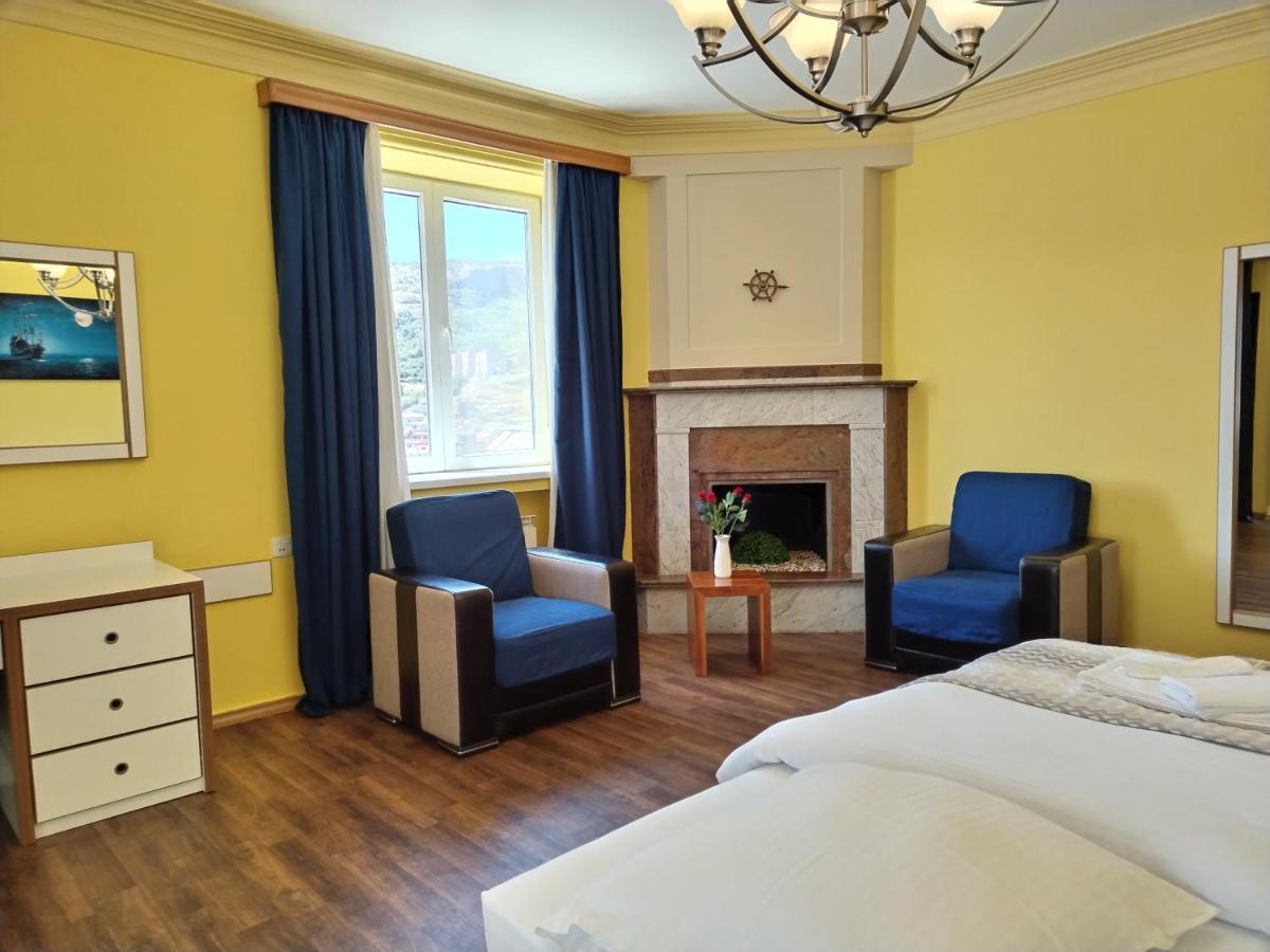 Hotel Blissdom Tbilisi Ngoại thất bức ảnh