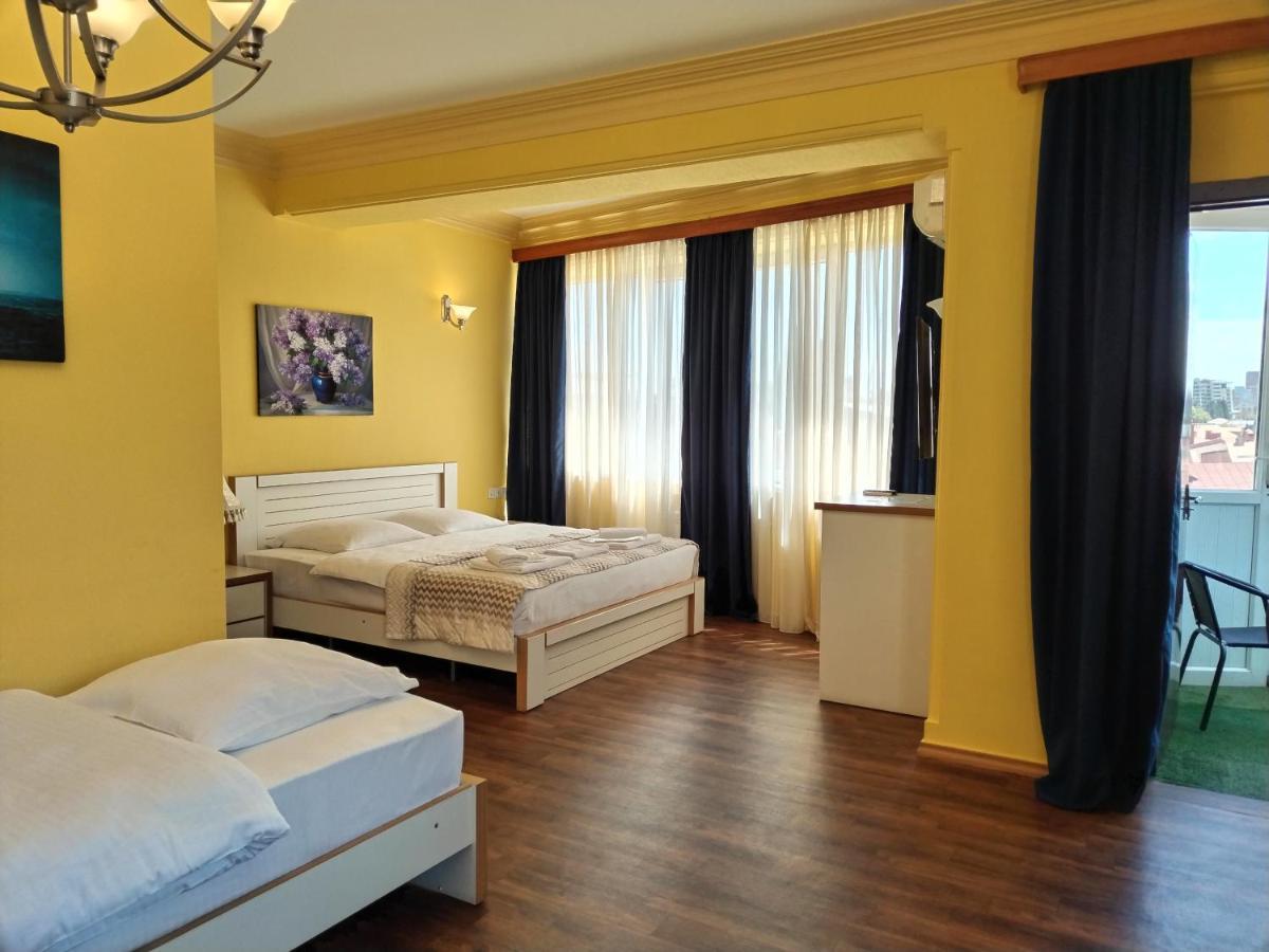 Hotel Blissdom Tbilisi Ngoại thất bức ảnh