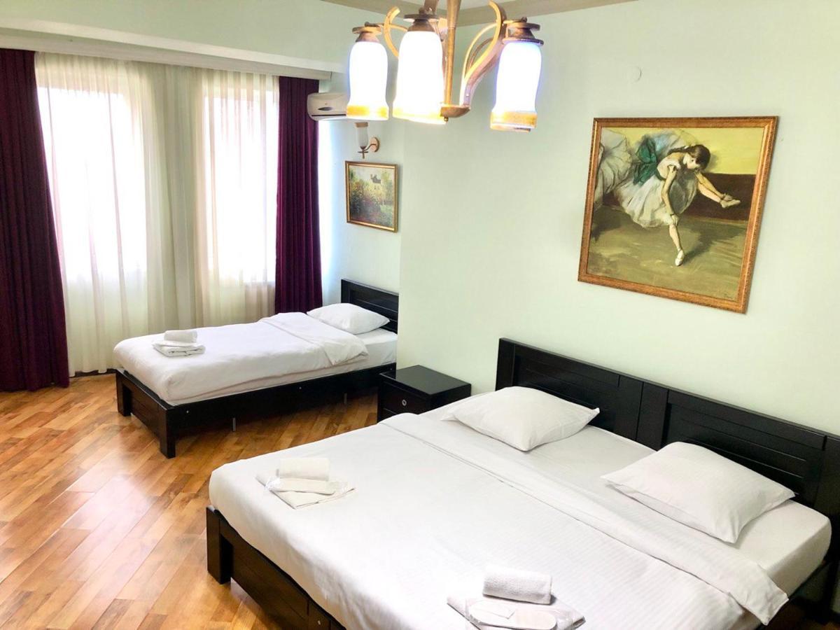 Hotel Blissdom Tbilisi Ngoại thất bức ảnh