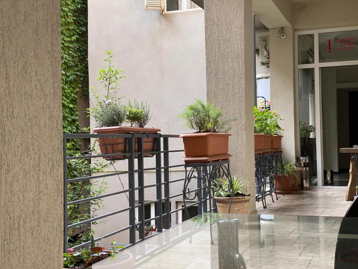 Hotel Blissdom Tbilisi Ngoại thất bức ảnh